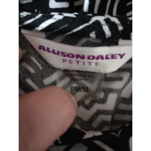 Alfred Dunner Black White Geometric Print 3/4 Sleeve Tunic Top - Picture 4 of 6